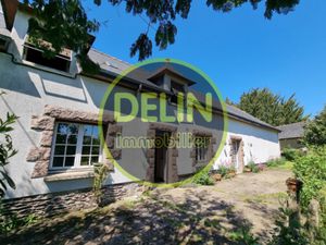 Ancien Corps de Ferme avec dépendance sur 7 300m2