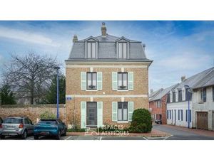 Maison bourgeoise rénovée avec cour au coeur du Crotoy