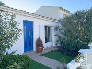 Maison 2 chambres  jardin  garage  atelier  proche toutes commod