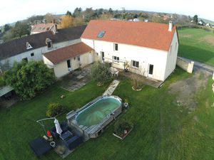 Proche Ferrière en Gatinais  Maison en excellent état avec d