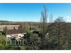 Deux maisons adjacentes avec garage  lac sur 3ha au bord du Dropt