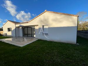 Maison Saint Hilaire La Foret 4 pièce(s) 111 m2