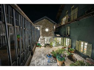 Maison d'hôtes haut-de-gamme et son bistrot rénovés par un architecte en Ariège sur le GR1