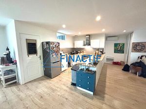 EGUILLES - T3 70 m² dans la zone d'activité