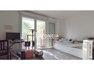 CORBEIL - Studio en rez-de-jardin à vendre