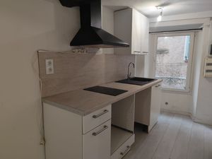 À LOUER JOLI STUDIO AU COEUR DU VILLAGE D'OLLIOULES