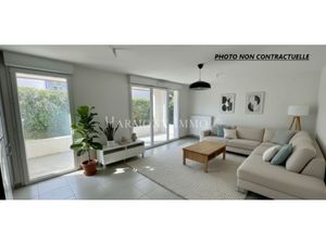 Ustaritz T3 lumineux avec terrasse plein sud et double sta