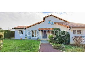 Maison Centre Maulevrier 7 pièce(s) 211 m2