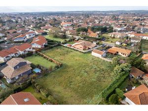 Terrain exceptionnel en plein centre-ville de Biscarrosse !