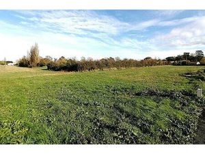 Terrain constructible viabilisé à vendre