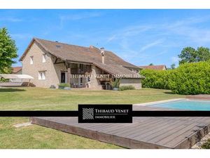 Maison de 10 pièces de luxe en vente à Lagnieu  France