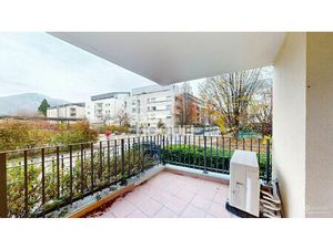 ANNECY CENTRE - Local/Appartement avec terrasse et garage