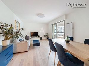 Location appartement 3 pièces  81.00m²  Suresnes