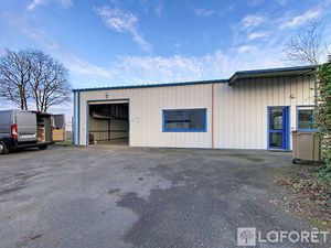 Local d'activité La Seguiniere 120 m2