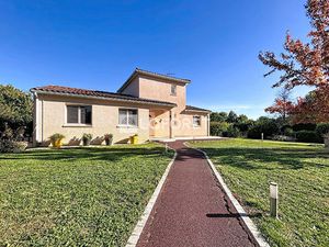 Maison Bessièresde type 5 avec piscine sur 3150 m² de terrain !