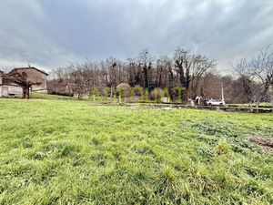 SAINT AGNIN SUR BION  Terrain constructible de 750m2...