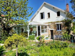 ST REMY. MAISON DE CHARME A 2 PAS DU CENTRE VILLE