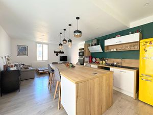 A VENDRE EXCLUSIVITE CADENET 84160 PROCHE CENTRE VILLE MAISON TYPE 4 PIECES D'ENVIRON 87M²