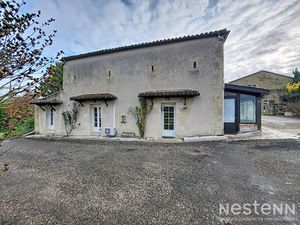 A Vendre Maison en pierre rénovée de 98 m² avec véranda et jardin non attenant à Roquepine