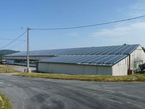 BATIMENT COMMERCIAL D'ENVIRON 3000 M² SURFACE DE VENTE  BUREAUX  SALLE DE REUNIONS  11000 