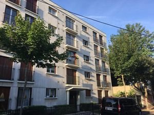 Place des MARRONNIERS- 10mn RER - AU CALME