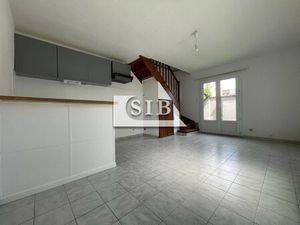 F2 en duplex - Loyer 750 € + 60 €