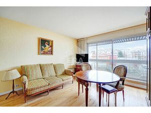 2 pièces à 3min de la Rue du Rendez-vous balcon + box 48.18 m2