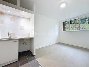 LOT 78 – Chambre de 14 m² – Lumineuse  rénovée et évolutive