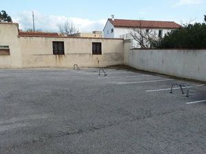 Deux places de parking extérieures  Avenue Joseph Raynaud