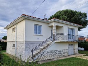 Dans un quartier calme et recherché  Maison sur sous-sol ave