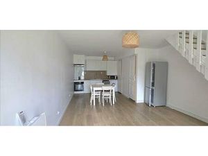 Maison semi-individuelle rénovée - 3 pièces - Meublé