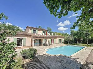 FAYENCE VENTE MAISON INDIVIDUELLE AVEC PISCINE ET DÉPENDANCES