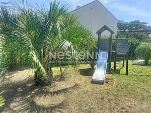 Maison à vendre à La Chevrolière - 5 pièces  3 chambres avec jardin.