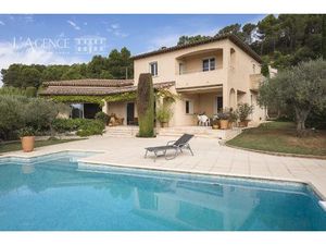 Maison traditionnelle 180 m² 6 pièces à Meyreuil