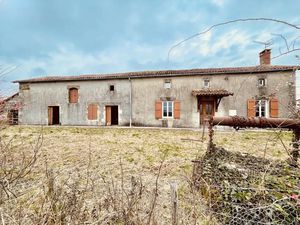 Vente maison 84 m² à Benest (16350)  66 000 €