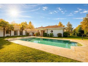 SAINT CYR AU MONT D'OR  Magnifique vue pour cette Maison d'environ 330m² (410m² utiles)