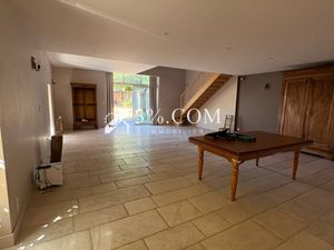 A vendre - Spacieuse maison familiale de 258 m2 à Poitiers -399 000 Euros FAI inclus