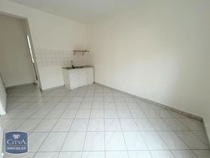 Appartement à louer 2 pièces 29 m² - Saint-Quentin (02) - 440€