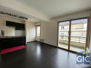 A LOUER F2 AVEC BALCON ET PARKING QUARTIER BEAULIEU