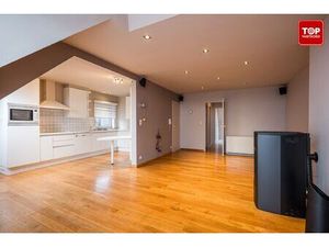 Instapklaar 2 slaapkamer appartement met garage in kleinschalig gebouw