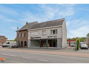 Handelsgelijkvloers met garage & woonst op toplocatie