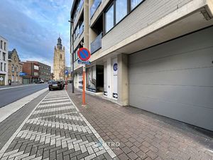 GEMETSTE garage(s) te koop CENTRUM Roeselare nabij Sint-Michielskerk (mogelijkheid 2 garag
