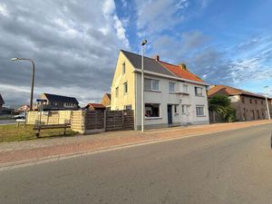 Half open woning met 4 slaapkamers  tuin en garage