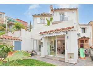 Maison de luxe en vente à Toulon  Provence-Alpes-Côte d'Azur