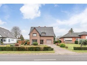 Gezinswoning op ruim perceel te Heusden