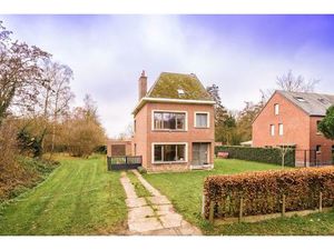 Ruime gezinswoning op perceel van 2.491m² in Mechelen-Zuid