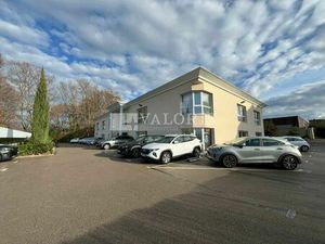 Location bureau 380 m² à Les Pennes-Mirabeau (13170)