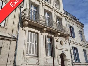 Immeuble à vendre 196 m² - Saumur (49) - 360 400€