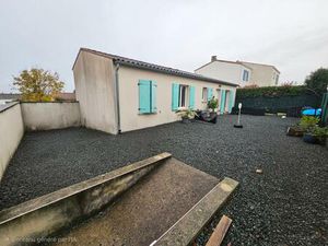 Location maison 4 pièces 92 m² à Nieul-lès-Saintes (17810)