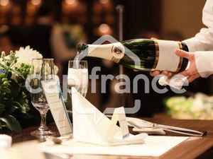 fonds de commerce à vendre CHATELLERAULTult 595m2 525 280€